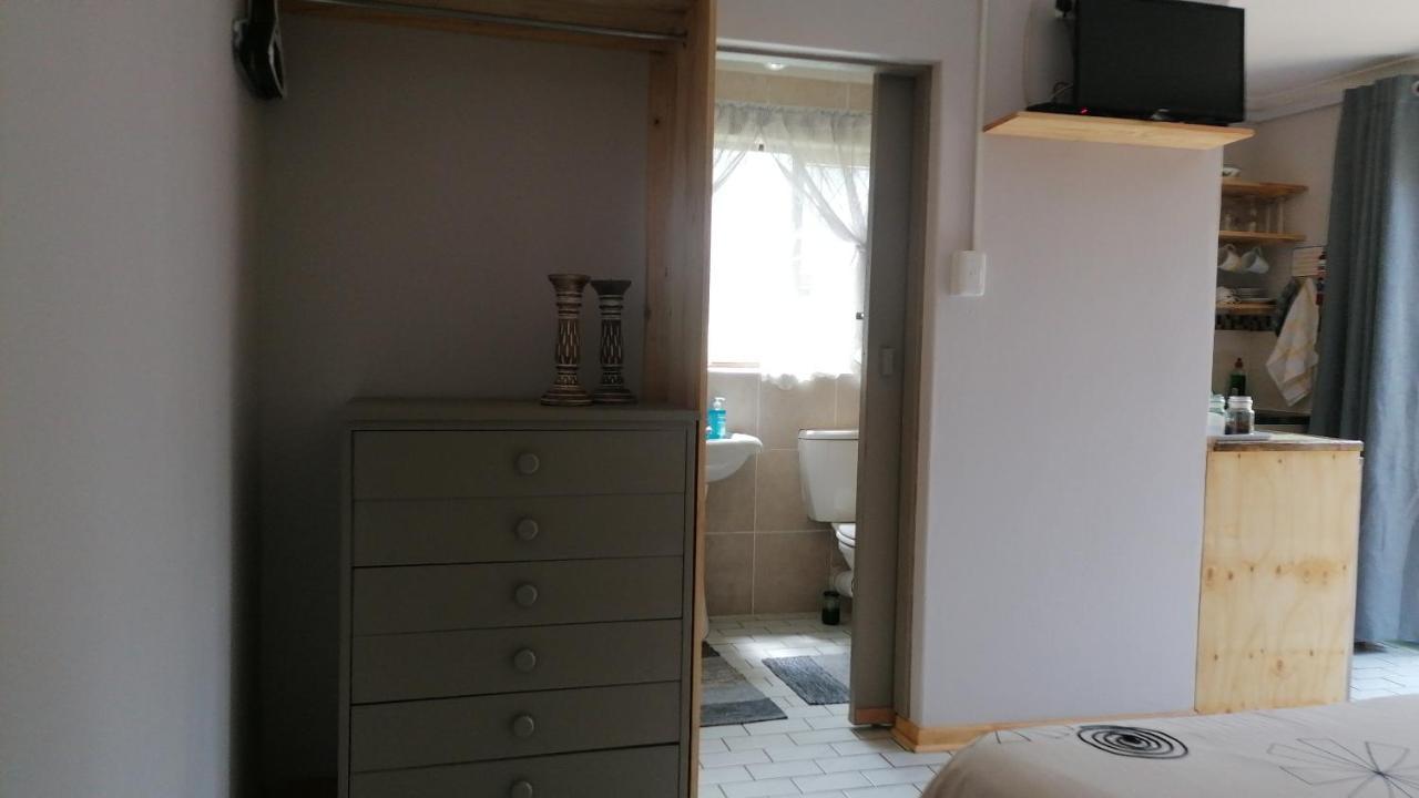 A1 Kynaston Self Catering Or Bed And Breakfast Jeffreys Bay Exterior foto
